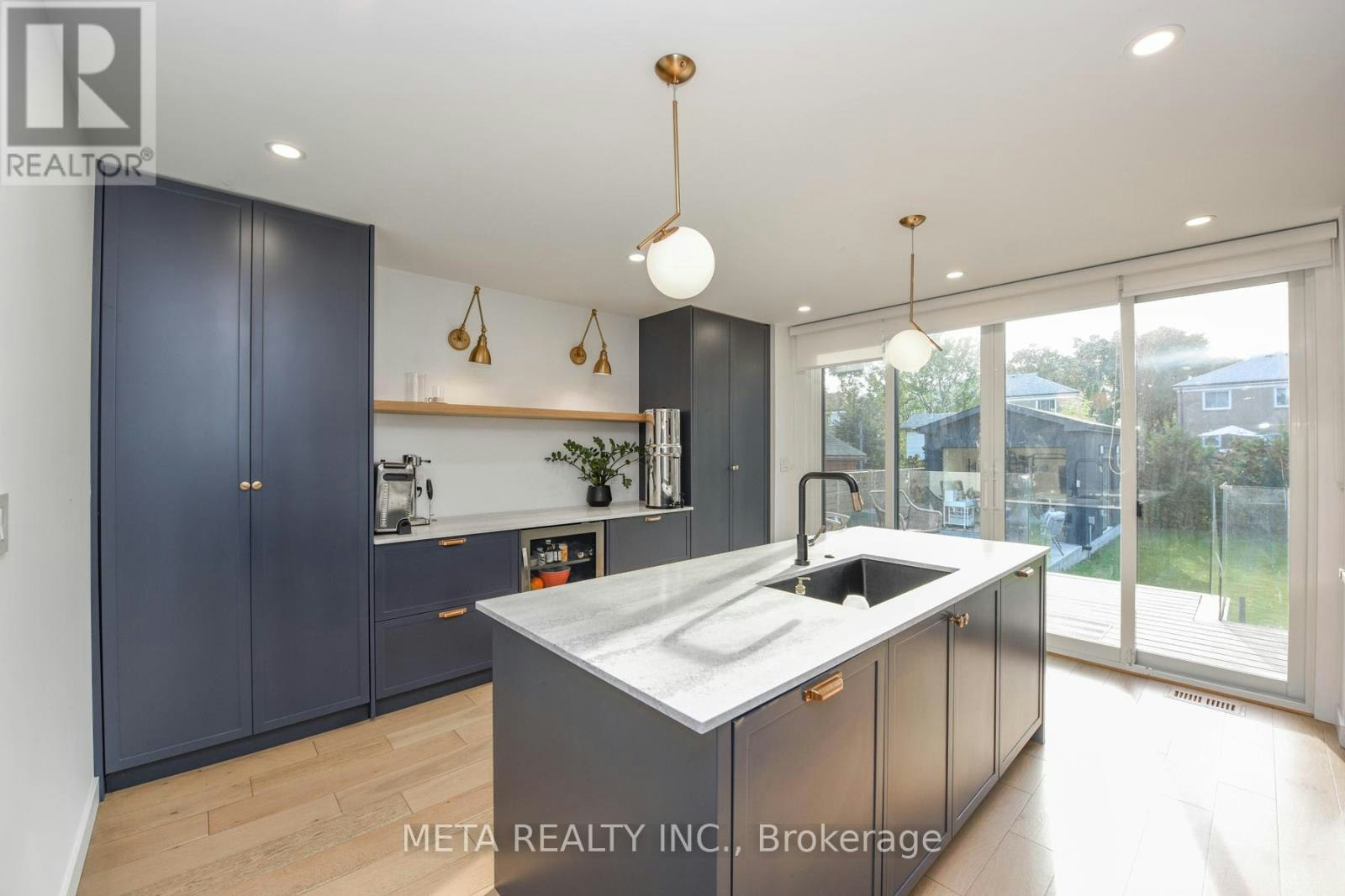 28 Connorvale Avenue, Toronto, ON, M8W 4A1