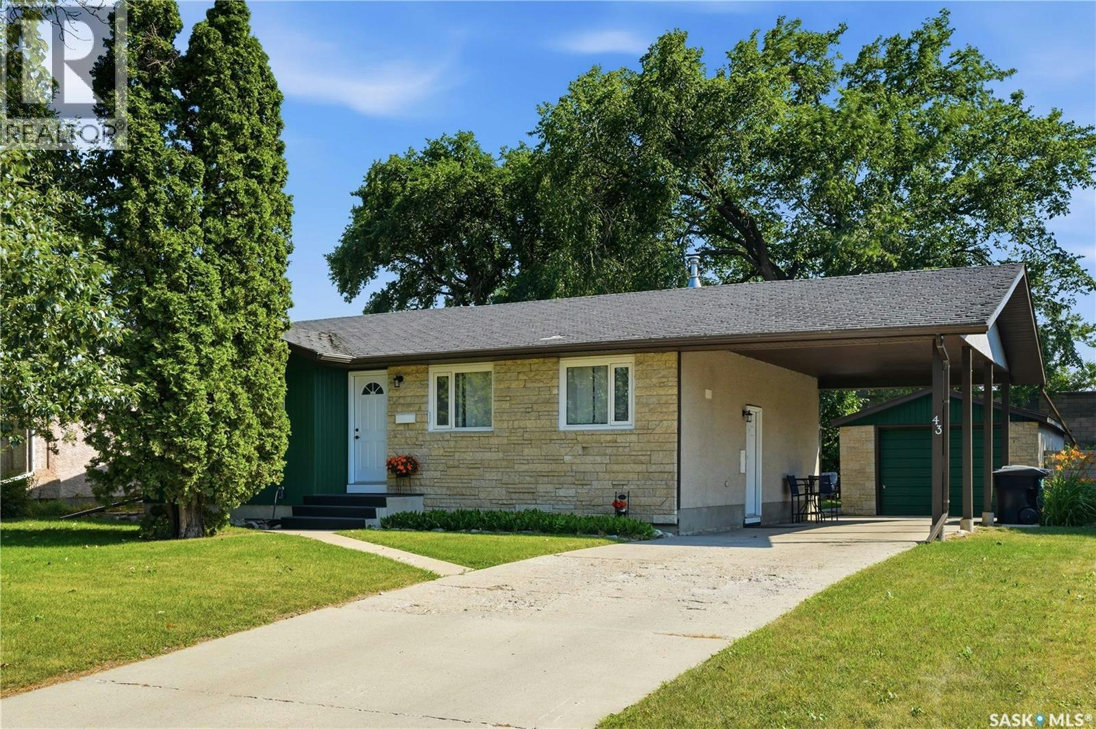 43 Columbia Drive, Saskatoon, SK, S7K 1E6