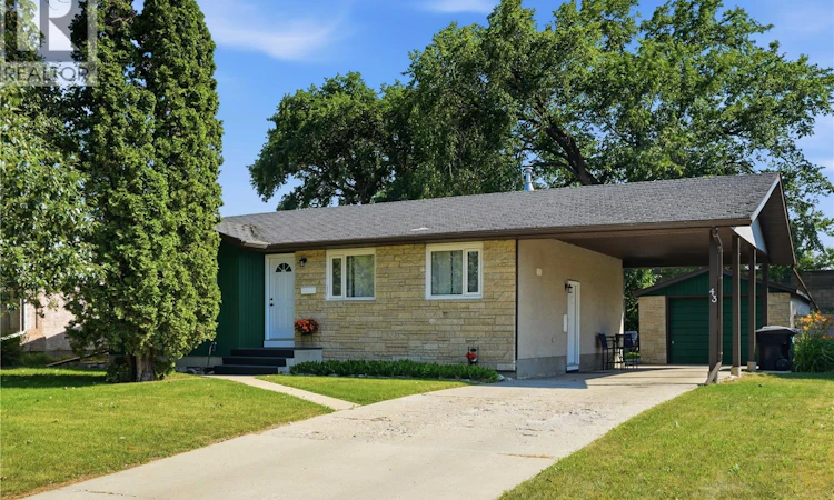43 Columbia Drive