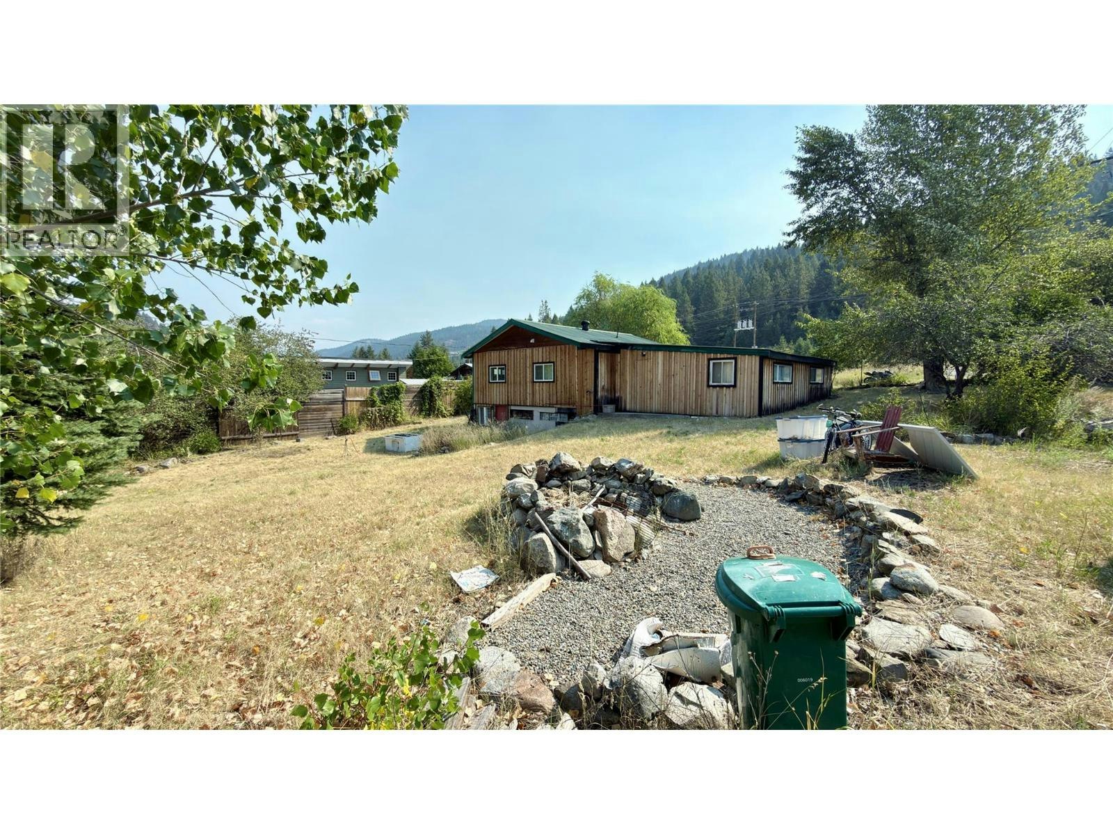 425 Everette Avenue, Greenwood, BC, V0H 1J0 - 9