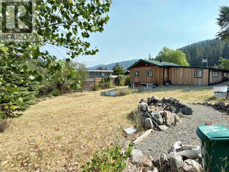425 Everette Avenue, Greenwood, BC, V0H 1J0 - 9