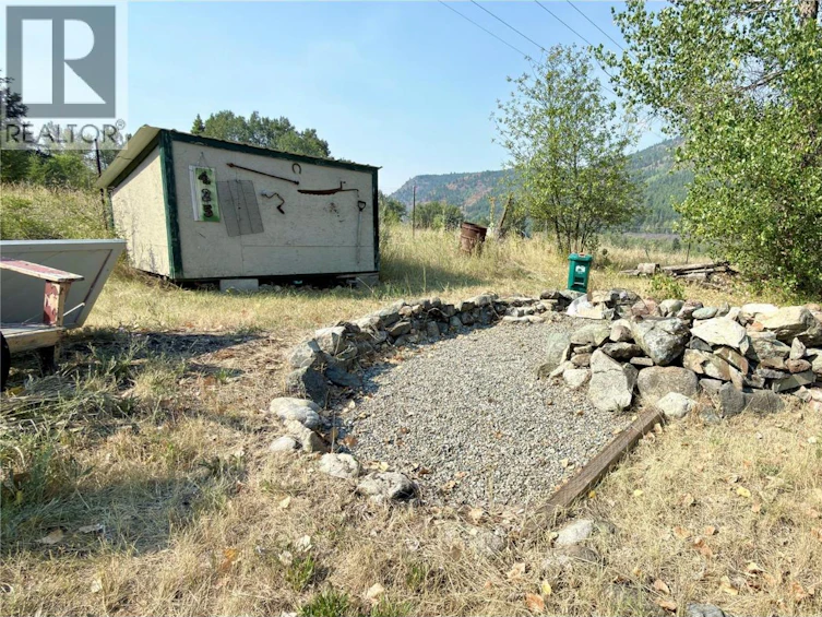 425 Everette Avenue, Greenwood, BC, V0H 1J0 - 10