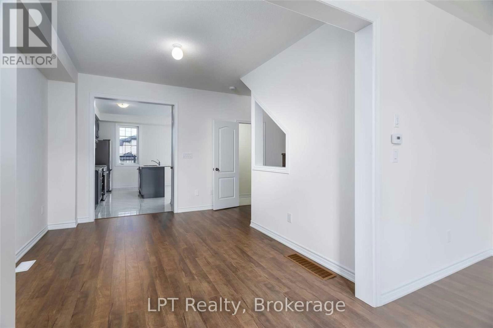 15 Honey Crisp Lane, Clarington, ON, L1C 7H7 - 13