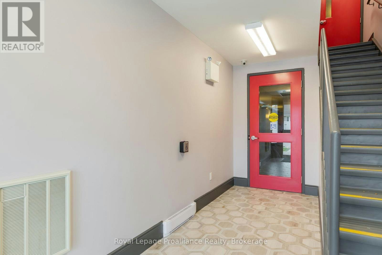 206-863 Abbey Lane, Peterborough, ON, K9H 0J3 - 3