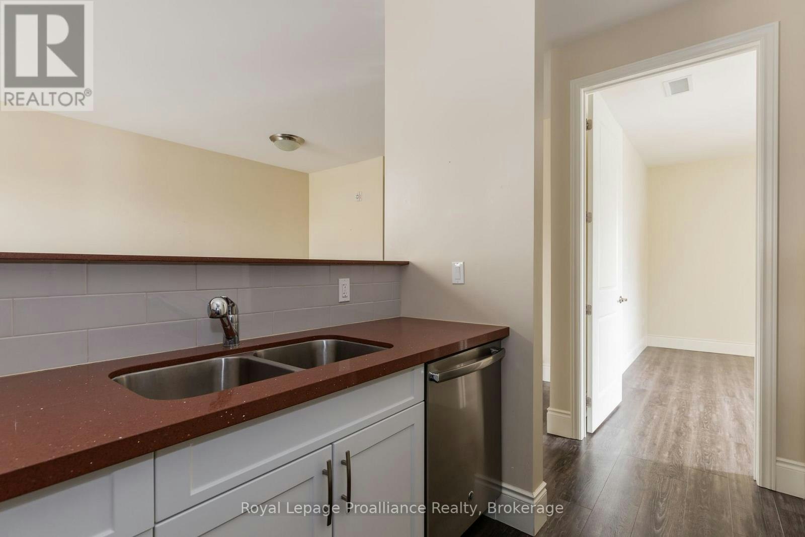 206-863 Abbey Lane, Peterborough, ON, K9H 0J3 - 9