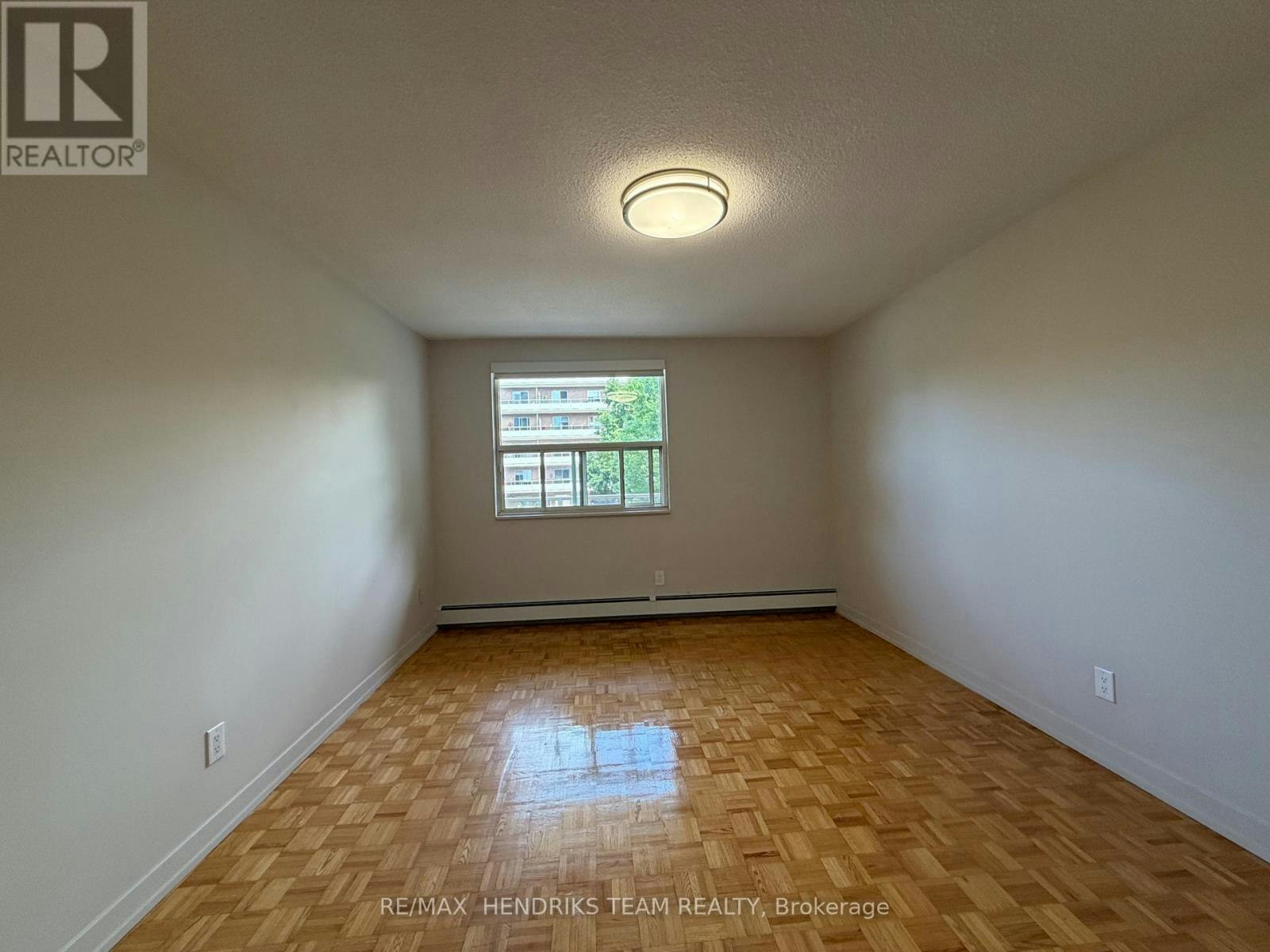 203-33 Leaside Drive, St. Catharines, ON, L2M 4G2 - 7