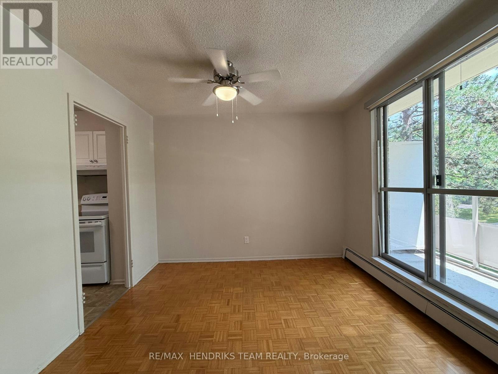 201-39 Leaside Drive, St. Catharines, ON, L2M 4G2 - 4
