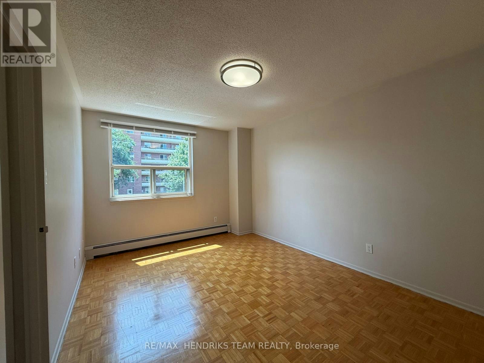 201-39 Leaside Drive, St. Catharines, ON, L2M 4G2 - 9