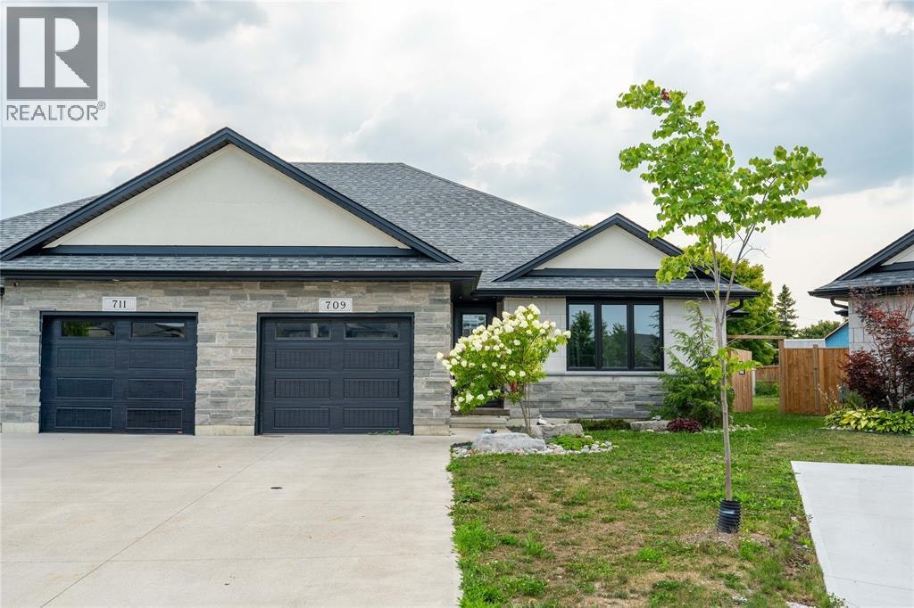 709 Ferdinands Crescent, Sarnia, ON, N7W 0B5