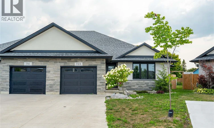 709 Ferdinands Crescent