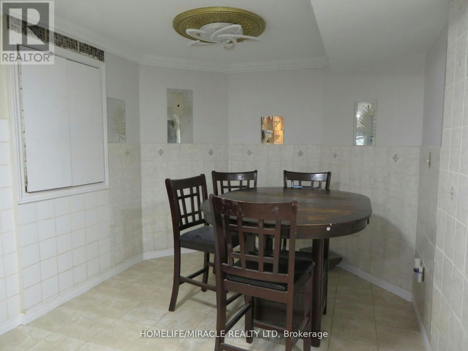10 Pine Bough Manor, Richmond Hill, ON, L4S 1A4 - 7
