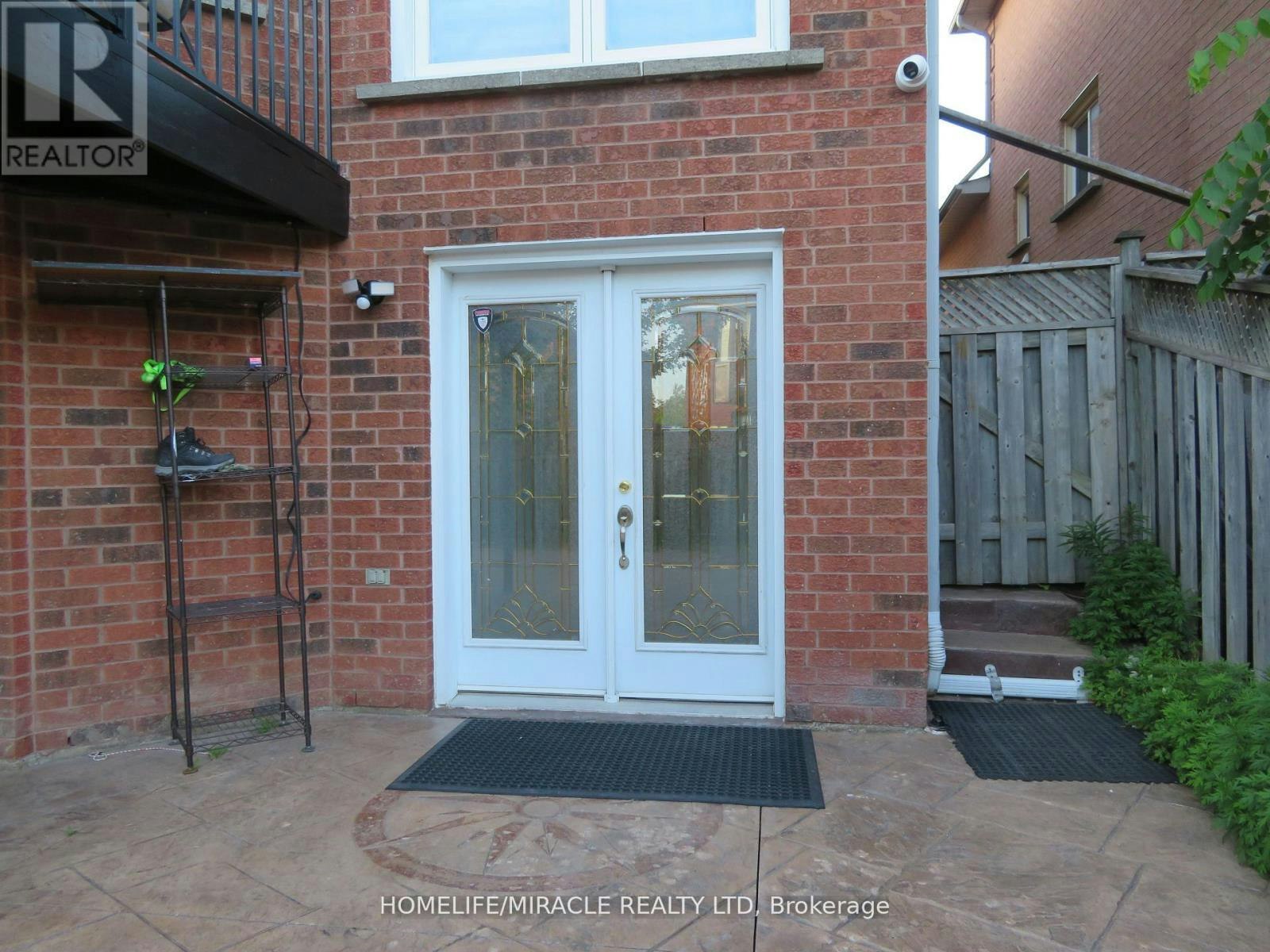 10 Pine Bough Manor, Richmond Hill, ON, L4S 1A4