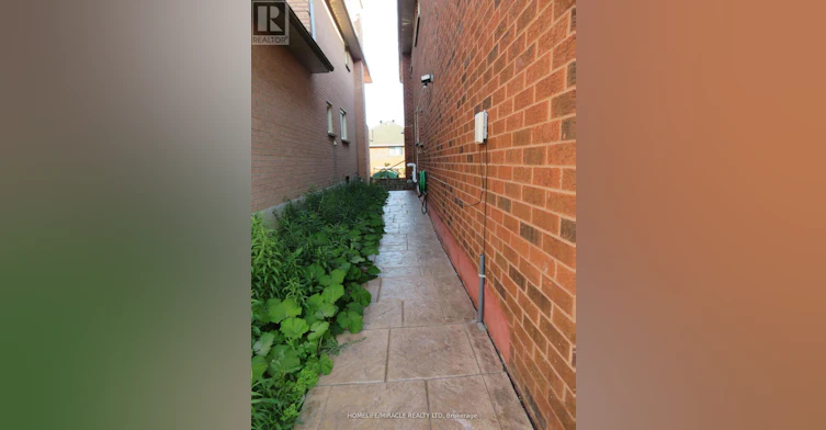 10 Pine Bough Manor, Richmond Hill, ON, L4S 1A4 - 23