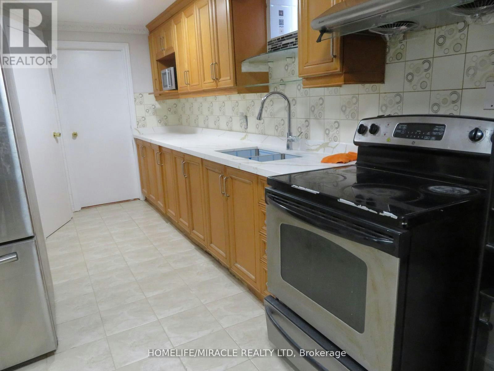 10 Pine Bough Manor, Richmond Hill, ON, L4S 1A4 - 6