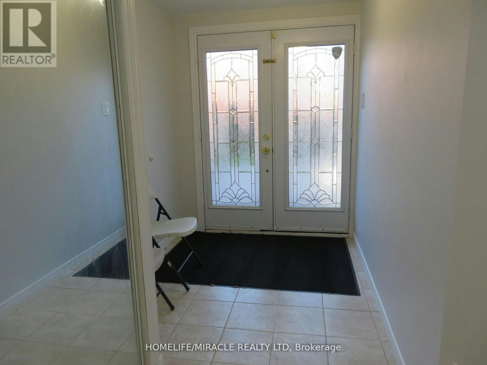 10 Pine Bough Manor, Richmond Hill, ON, L4S 1A4 - 2