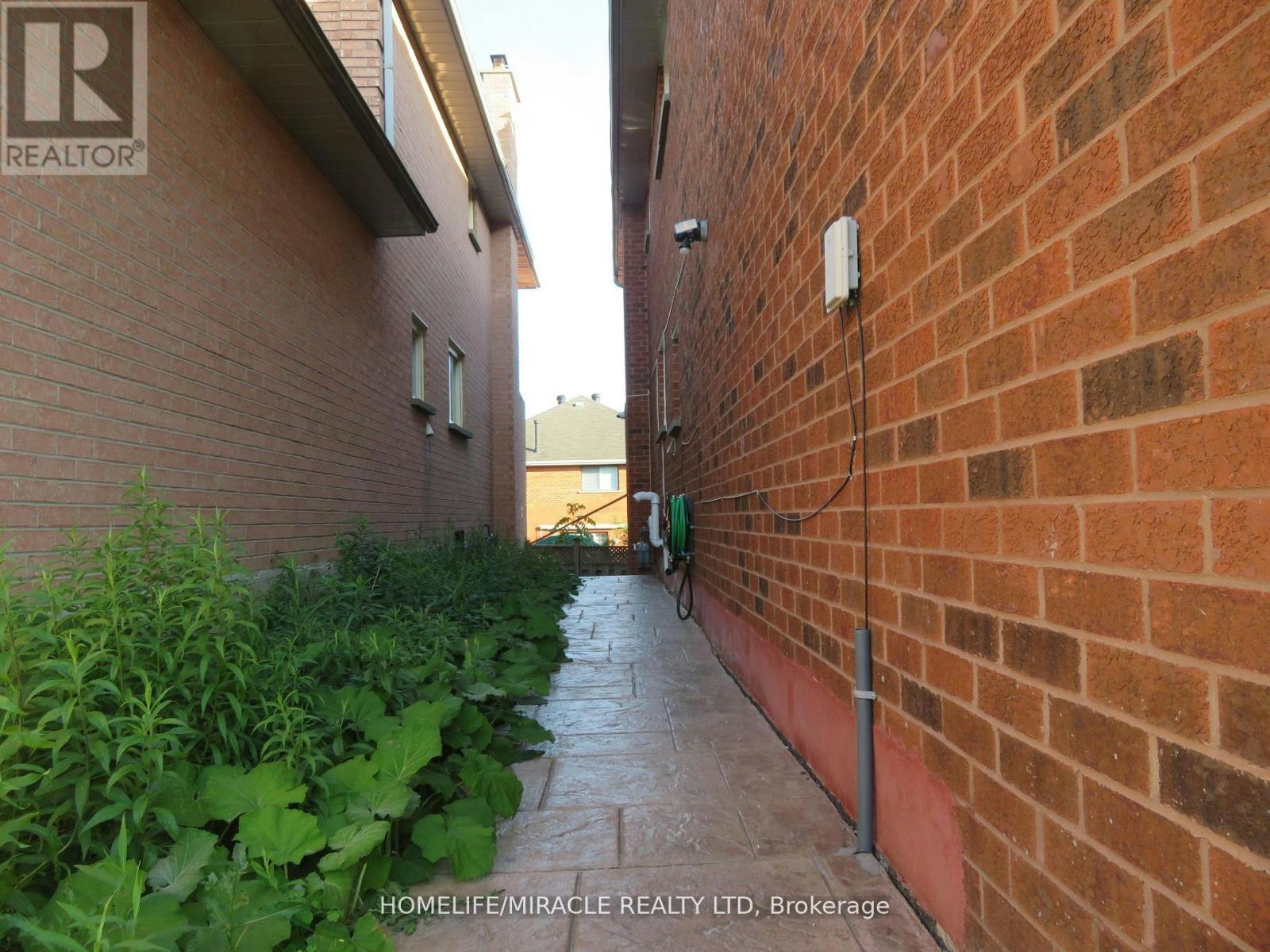 10 Pine Bough Manor, Richmond Hill, ON, L4S 1A4 - 24