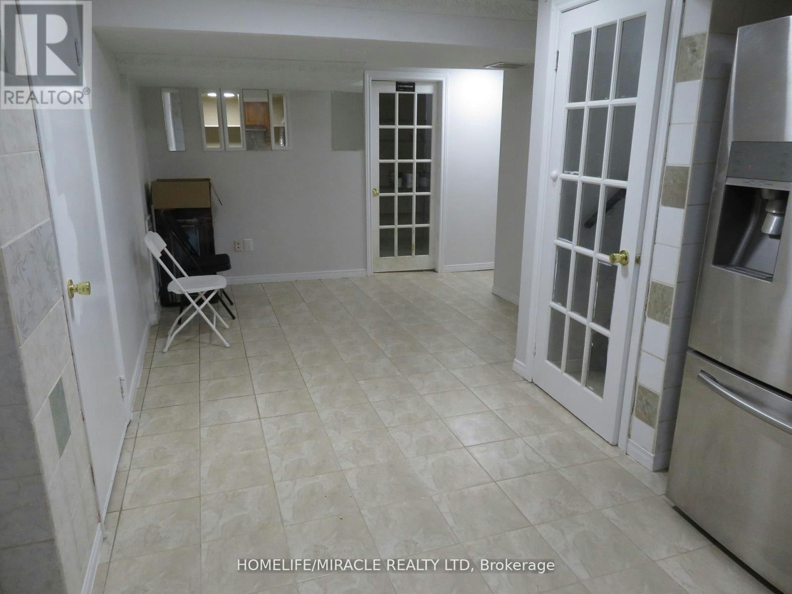 10 Pine Bough Manor, Richmond Hill, ON, L4S 1A4 - 3