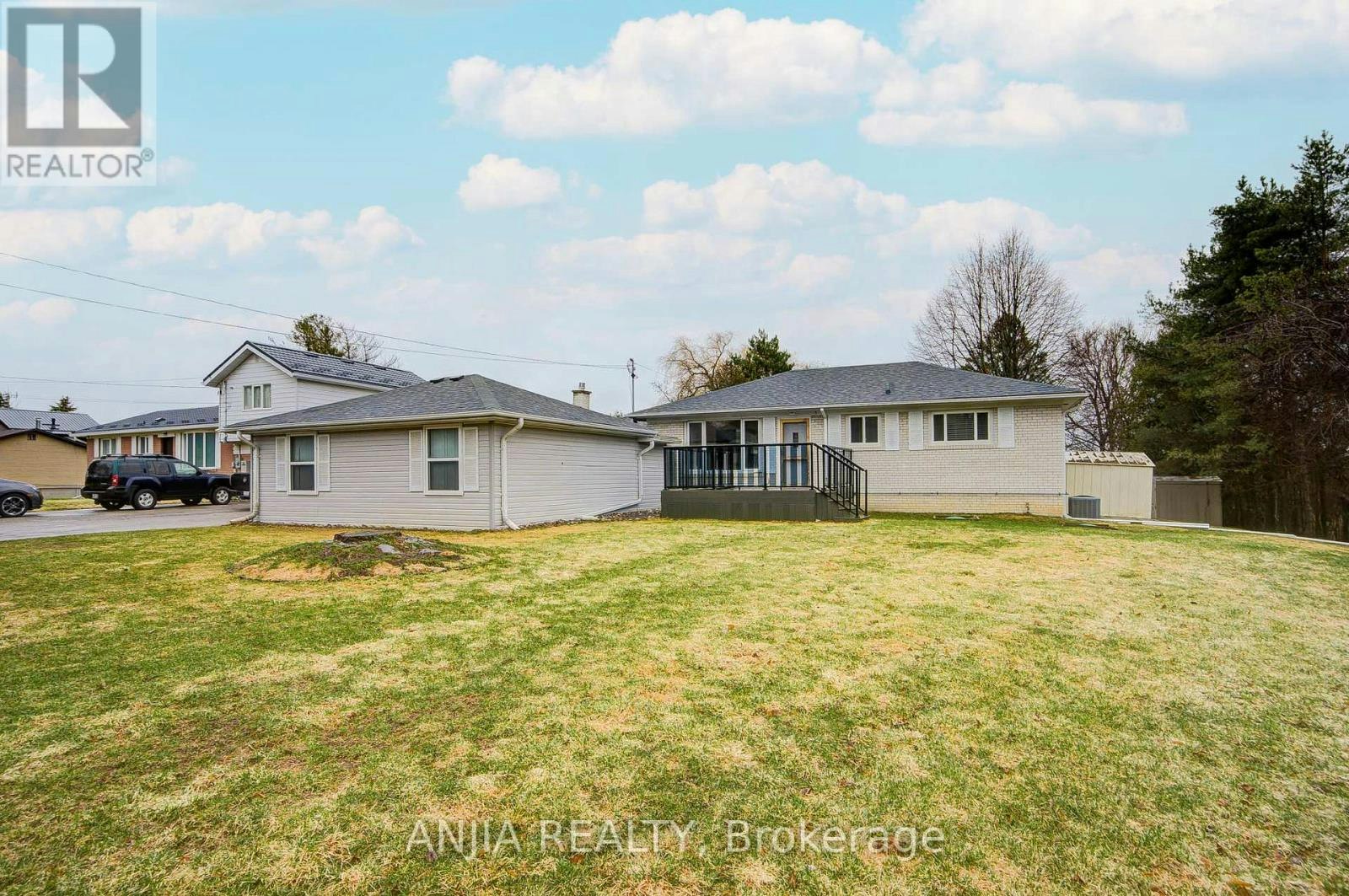 1369 Ravenshoe Road, East Gwillimbury, ON, L0G 1R0