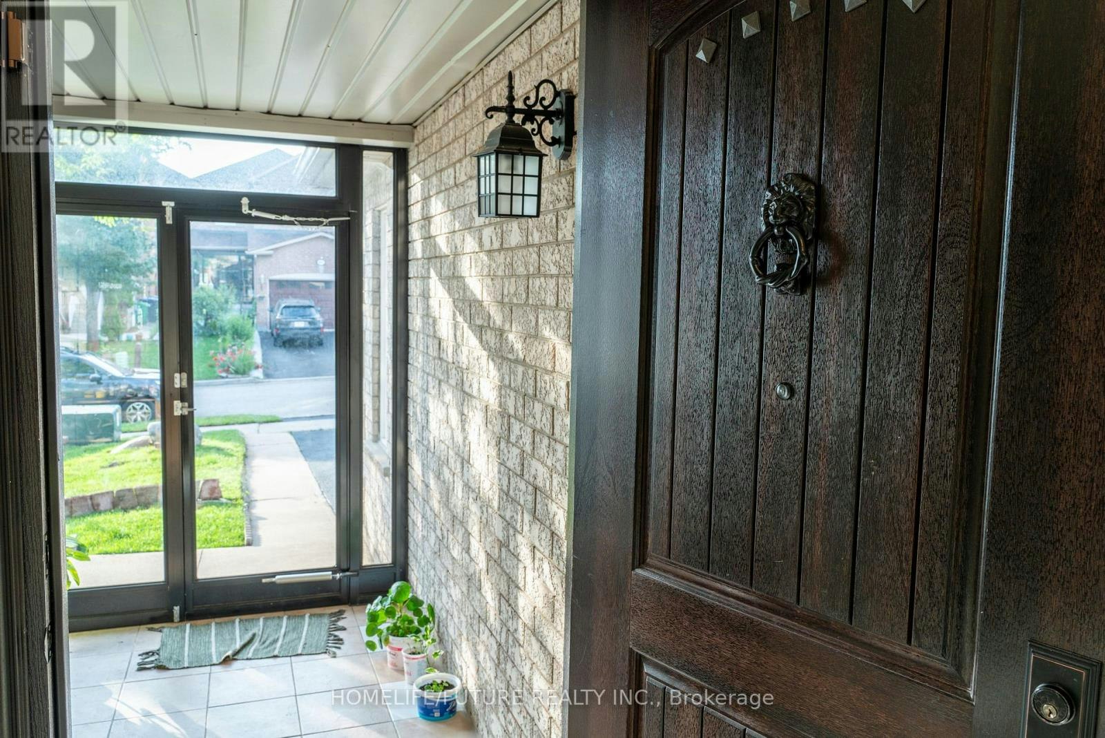 620 Madame Street, Mississauga, ON, L5W 1G6 - 4