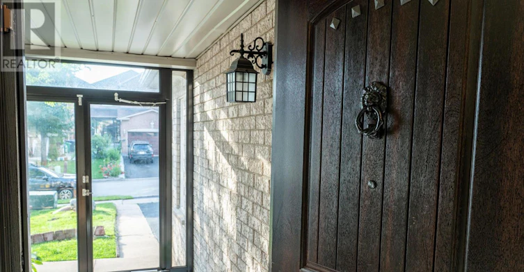 620 Madame Street, Mississauga, ON, L5W 1G6 - 4