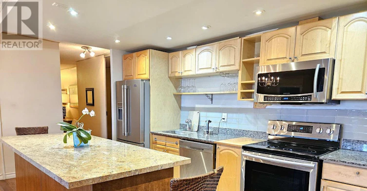 1704-1535 Lakeshore Road E, Mississauga, ON, L5E 3E2 - 2