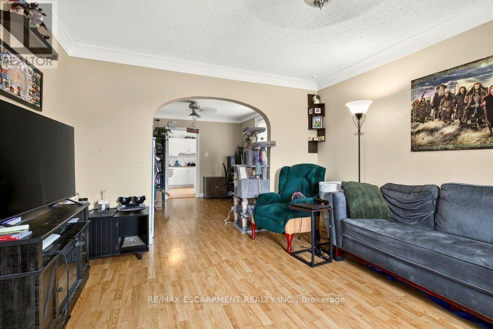 FRONT-66 Queen Street S, Thorold, ON, L2V 3N5 - 3