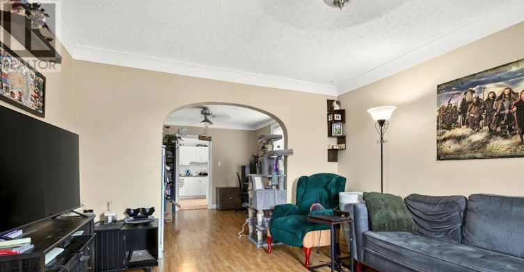 FRONT-66 Queen Street S, Thorold, ON, L2V 3N5 - 3