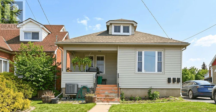 FRONT-66 Queen Street S, Thorold, ON, L2V 3N5