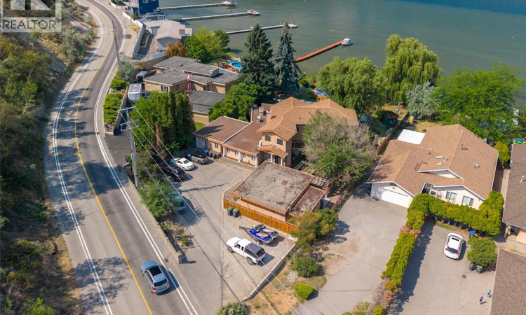 3935 Lakeside Road
