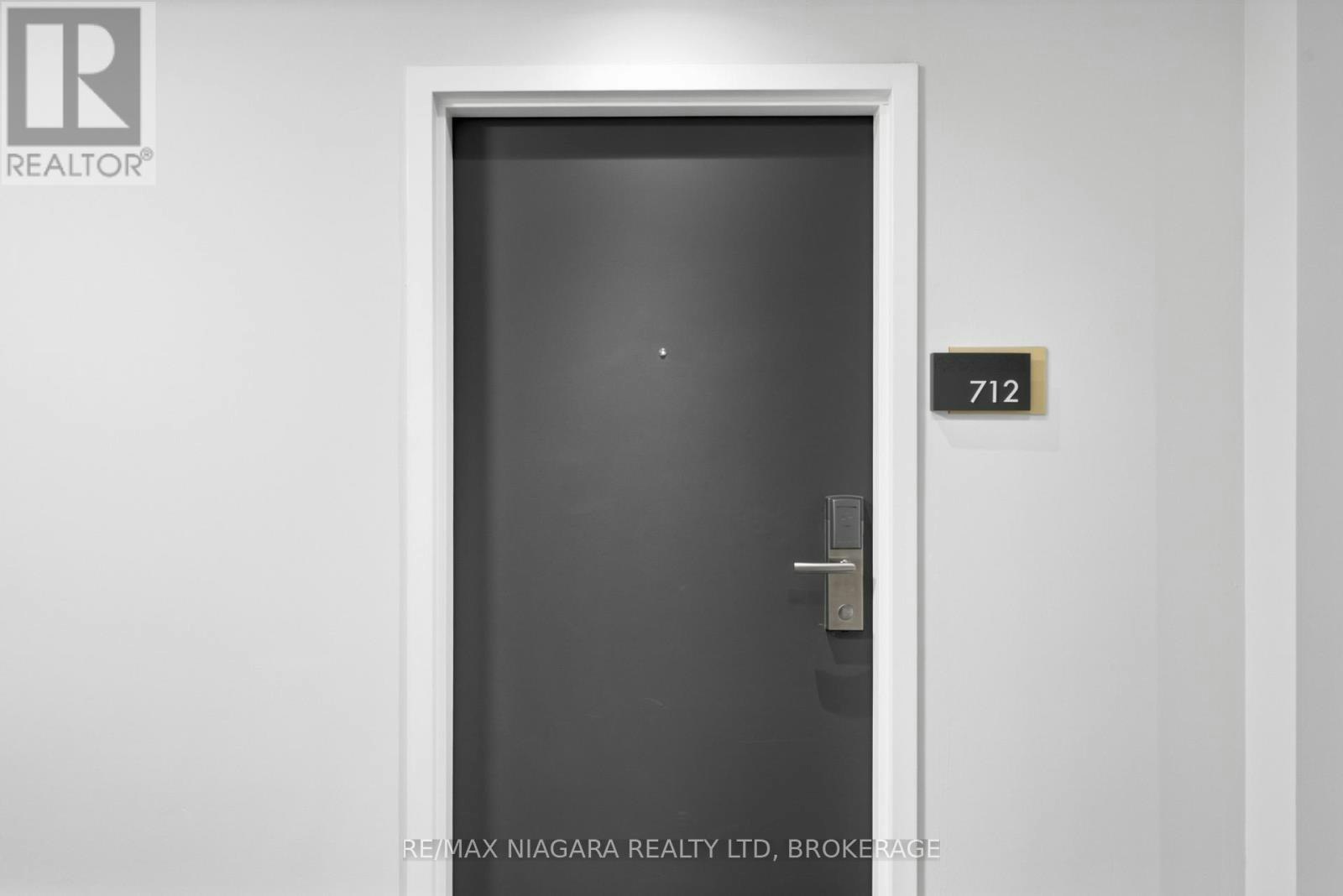 712-5698 Main Street, Niagara Falls, ON, L2G 5Z4 - 5