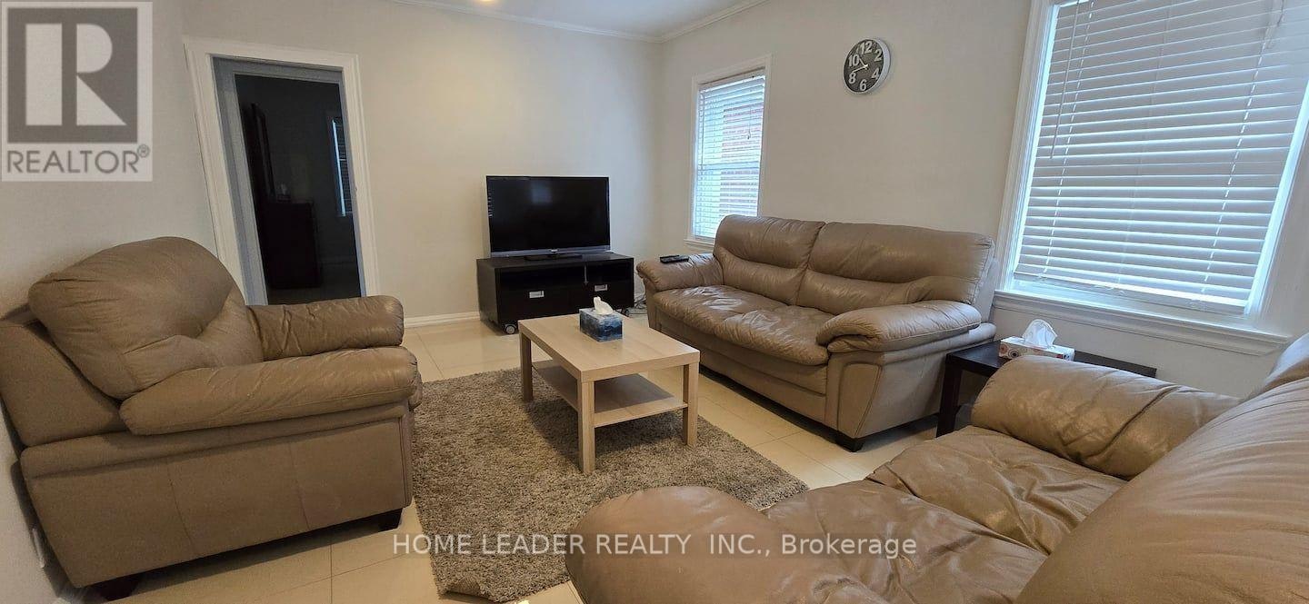 21 Franklin Avenue, Toronto, ON, M2N 1B7 - 3
