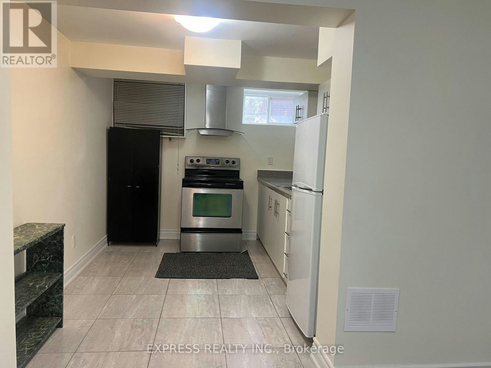 BSMT-711 Dunlop Street W, Whitby, ON, L1N 1V4 - 2