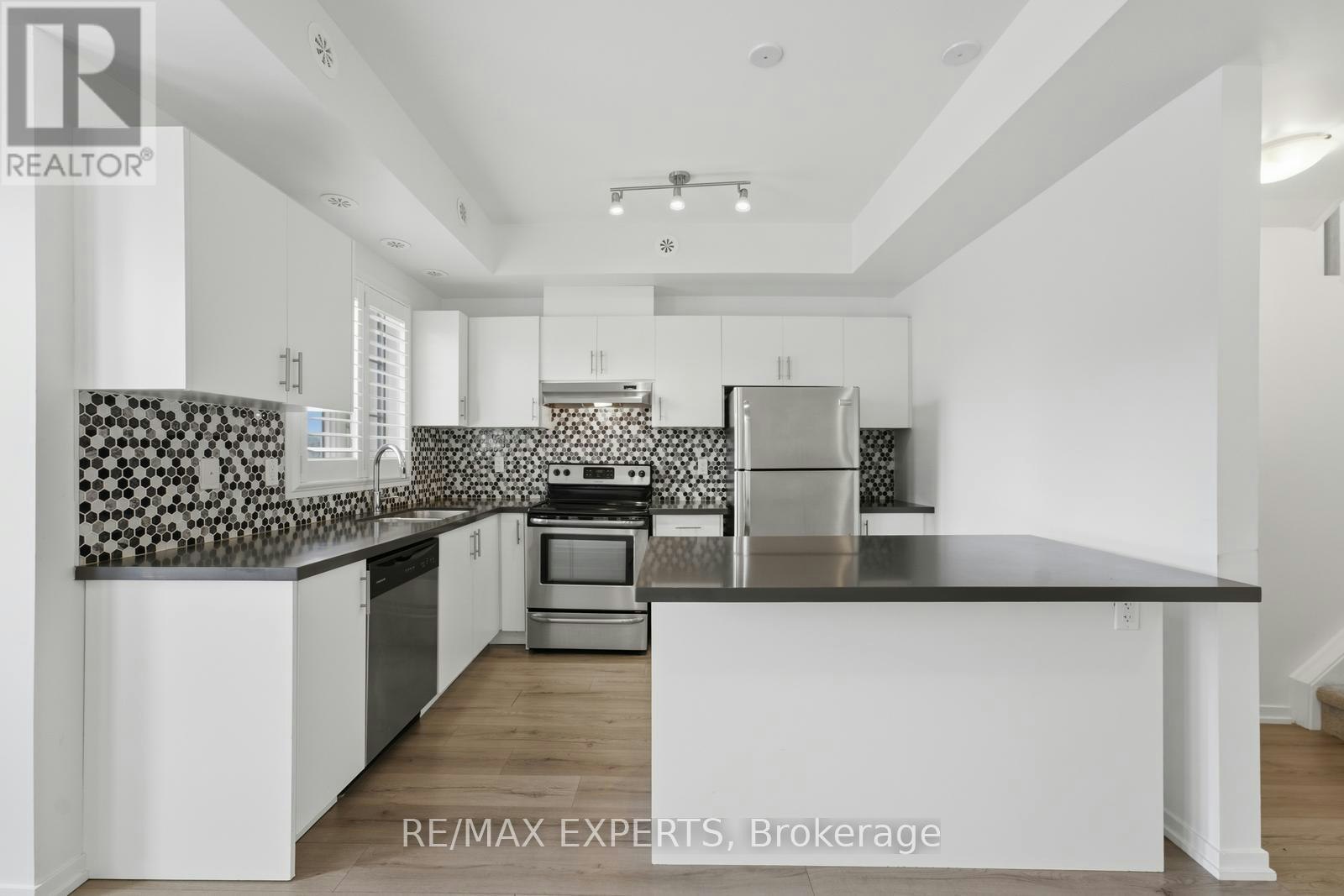 E09-26 Bruce Street, Vaughan, ON, L4L 1J4 - 11