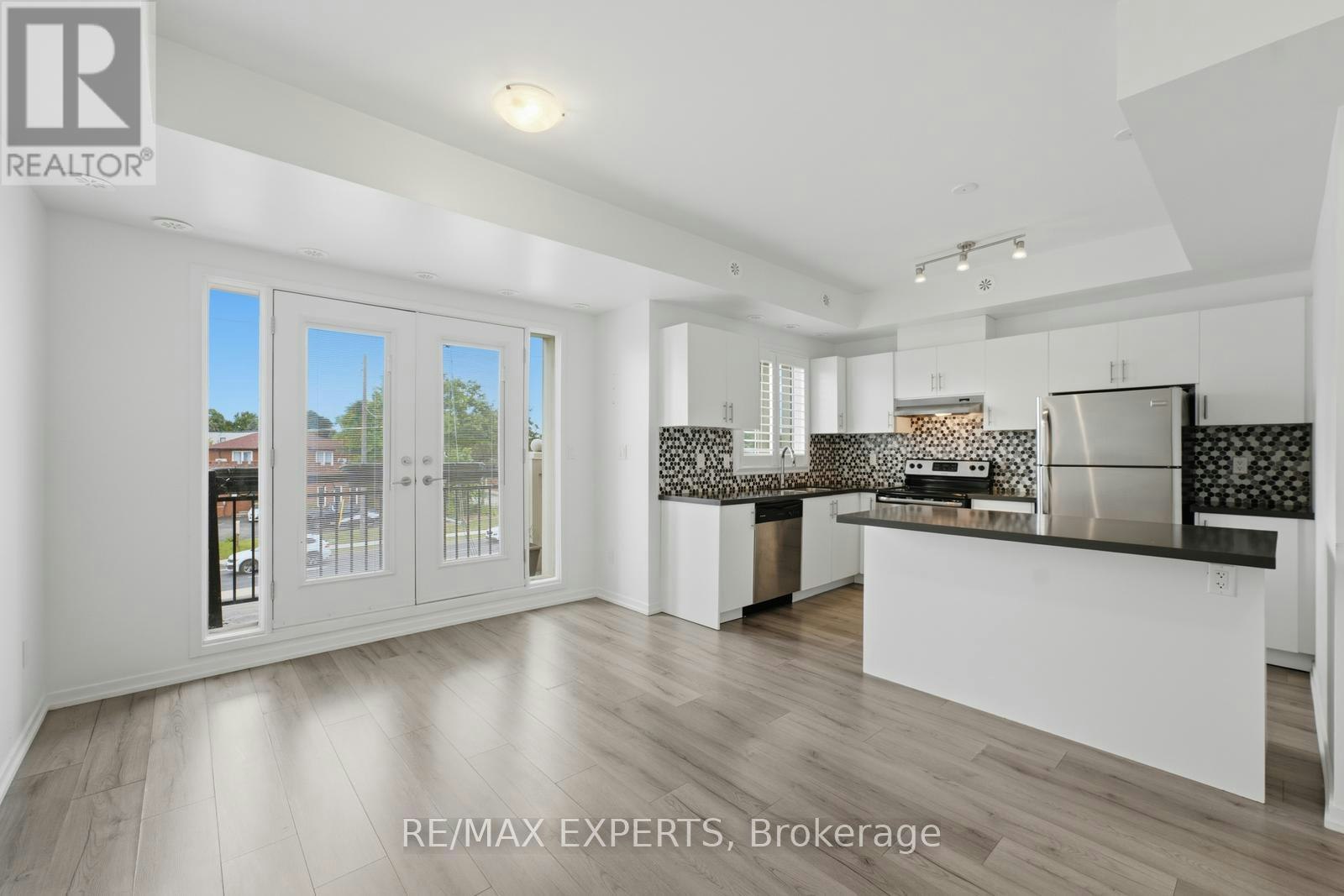 E09-26 Bruce Street, Vaughan, ON, L4L 1J4 - 7