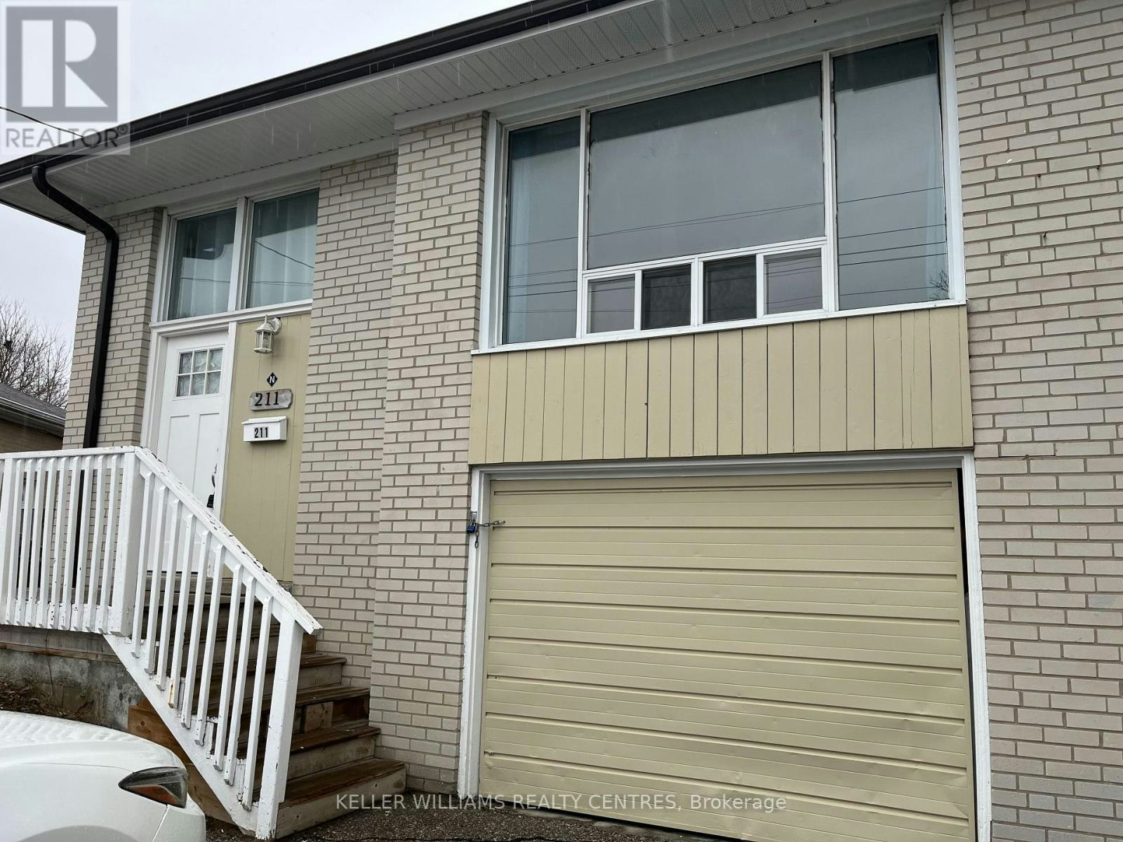UPPER-211 Silverbirch Drive, Newmarket, ON, L3Y 2Z6