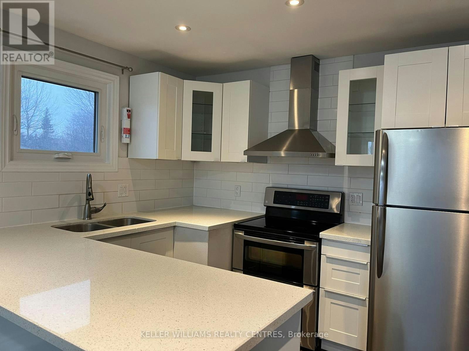 UPPER-211 Silverbirch Drive, Newmarket, ON, L3Y 2Z6 - 3