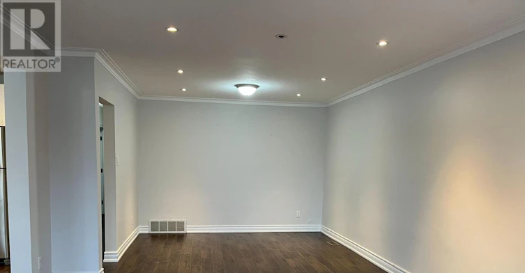 UPPER-211 Silverbirch Drive, Newmarket, ON, L3Y 2Z6 - 6