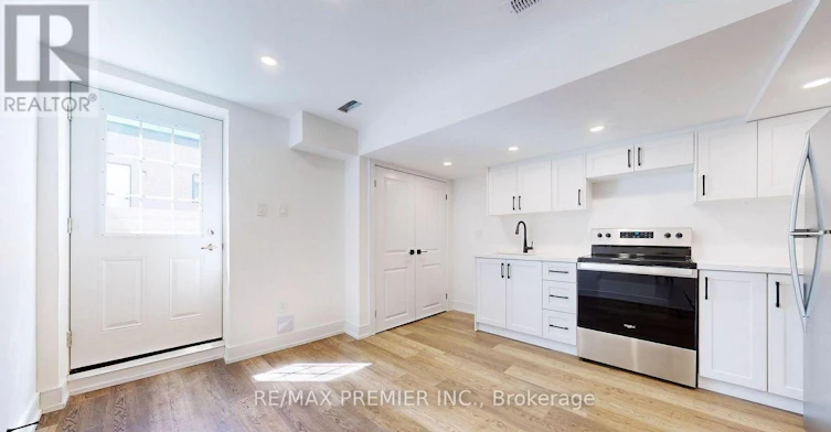 LOWER-208 Mcroberts Avenue W, Toronto, ON, M6E 4P5 - 3