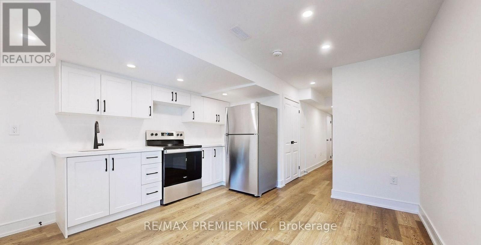 LOWER-208 Mcroberts Avenue W, Toronto, ON, M6E 4P5 - 5