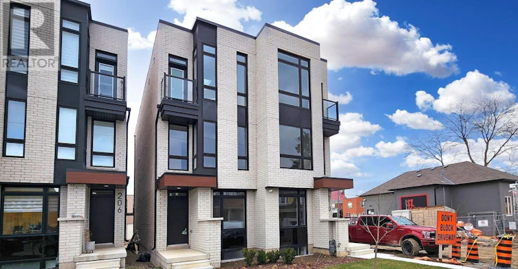 LOWER-208 Mcroberts Avenue W, Toronto, ON, M6E 4P5