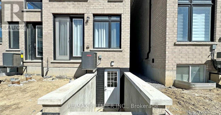 LOWER-208 Mcroberts Avenue W, Toronto, ON, M6E 4P5 - 17