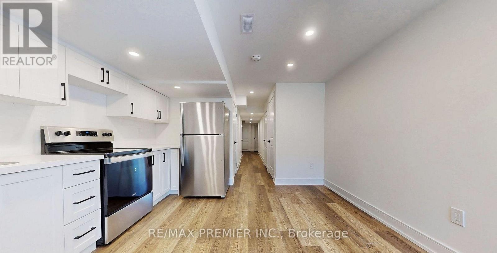 LOWER-208 Mcroberts Avenue W, Toronto, ON, M6E 4P5 - 8