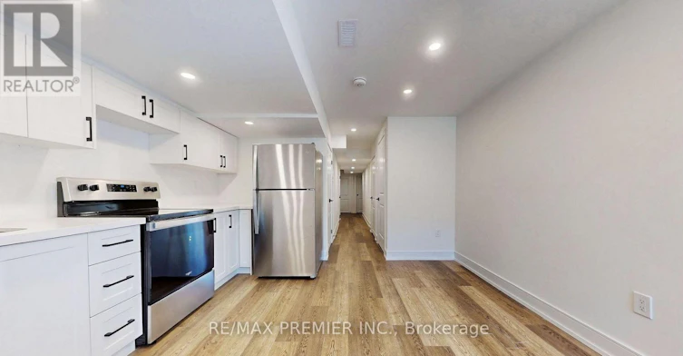LOWER-208 Mcroberts Avenue W, Toronto, ON, M6E 4P5 - 8