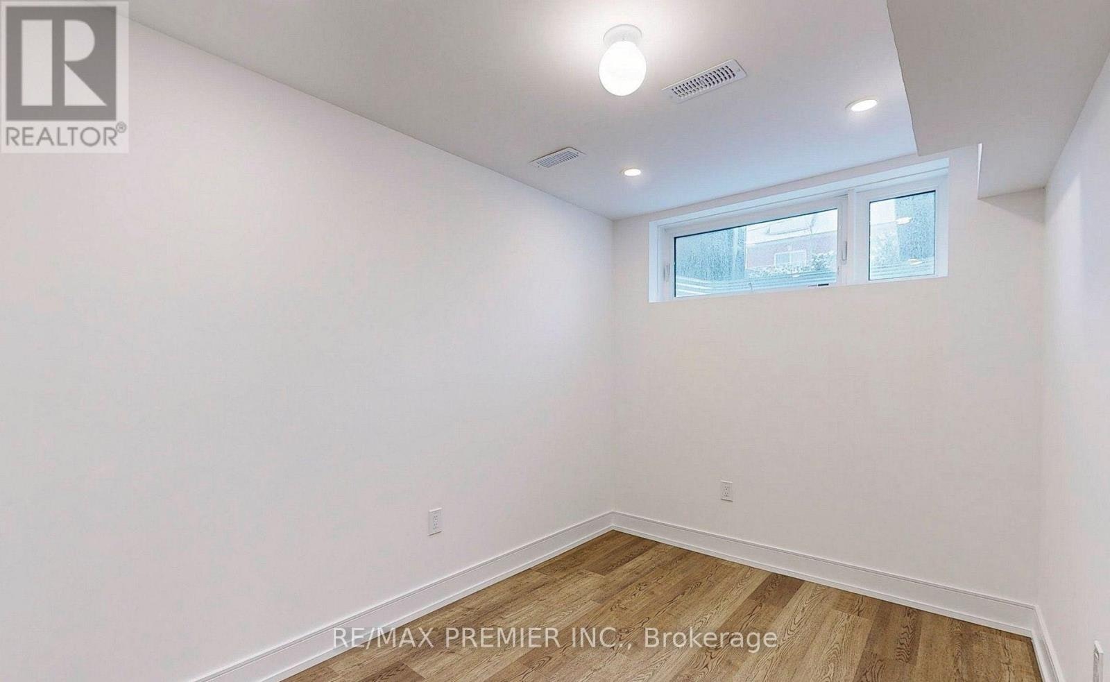 LOWER-208 Mcroberts Avenue W, Toronto, ON, M6E 4P5 - 13