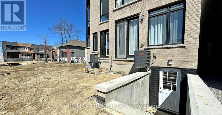 LOWER-208 Mcroberts Avenue W, Toronto, ON, M6E 4P5 - 18