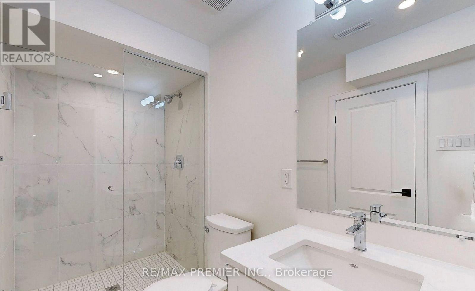 LOWER-208 Mcroberts Avenue W, Toronto, ON, M6E 4P5 - 12
