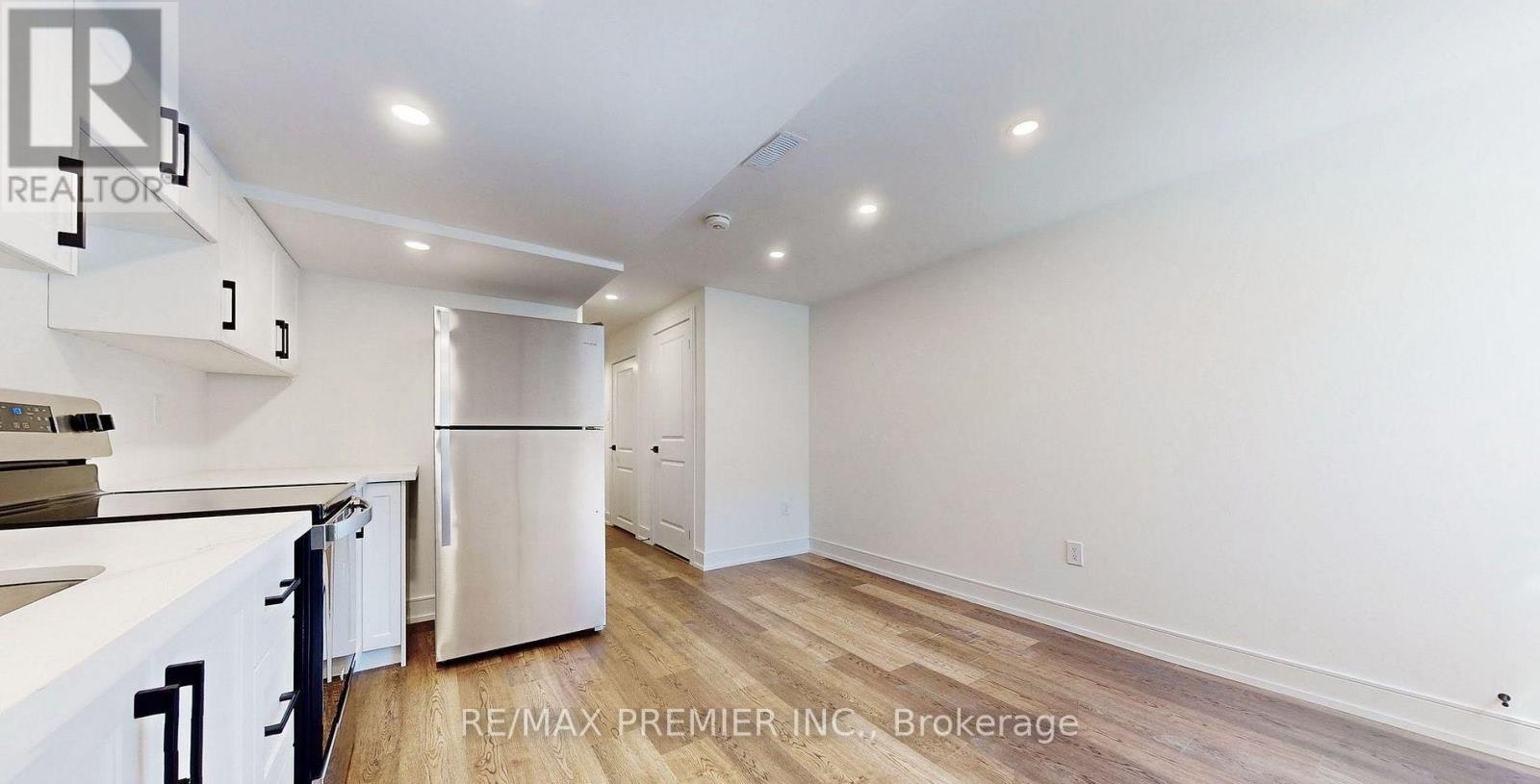 LOWER-208 Mcroberts Avenue W, Toronto, ON, M6E 4P5 - 7