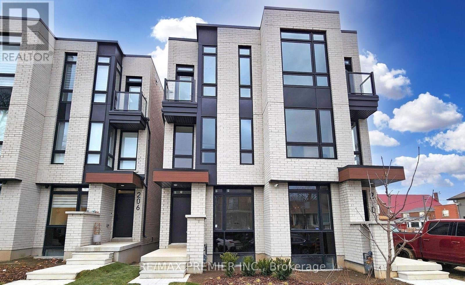 LOWER-208 Mcroberts Avenue W, Toronto, ON, M6E 4P5 - 2