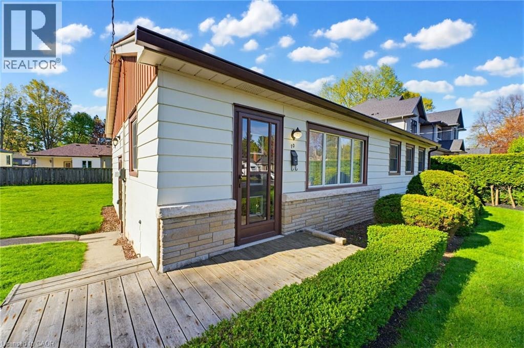 10 Oakley Court, Hamilton, ON, L9G 1T5 - 3