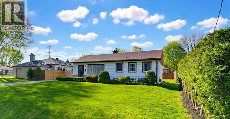 10 Oakley Court, Hamilton, ON, L9G 1T5 - 2